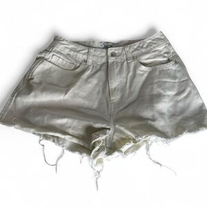 High Waist Frayed Hem Women's Shorts in White